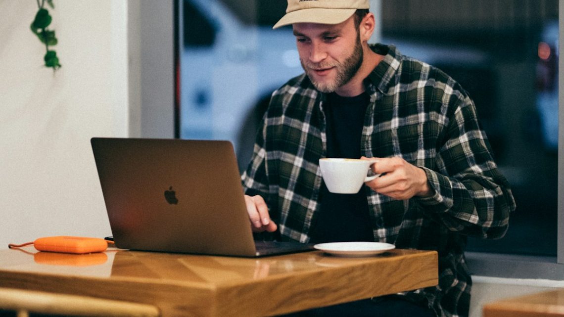 Bureau partagé, café ou bibliothèque : le comparatif chiffré pour télétravailler à Rennes